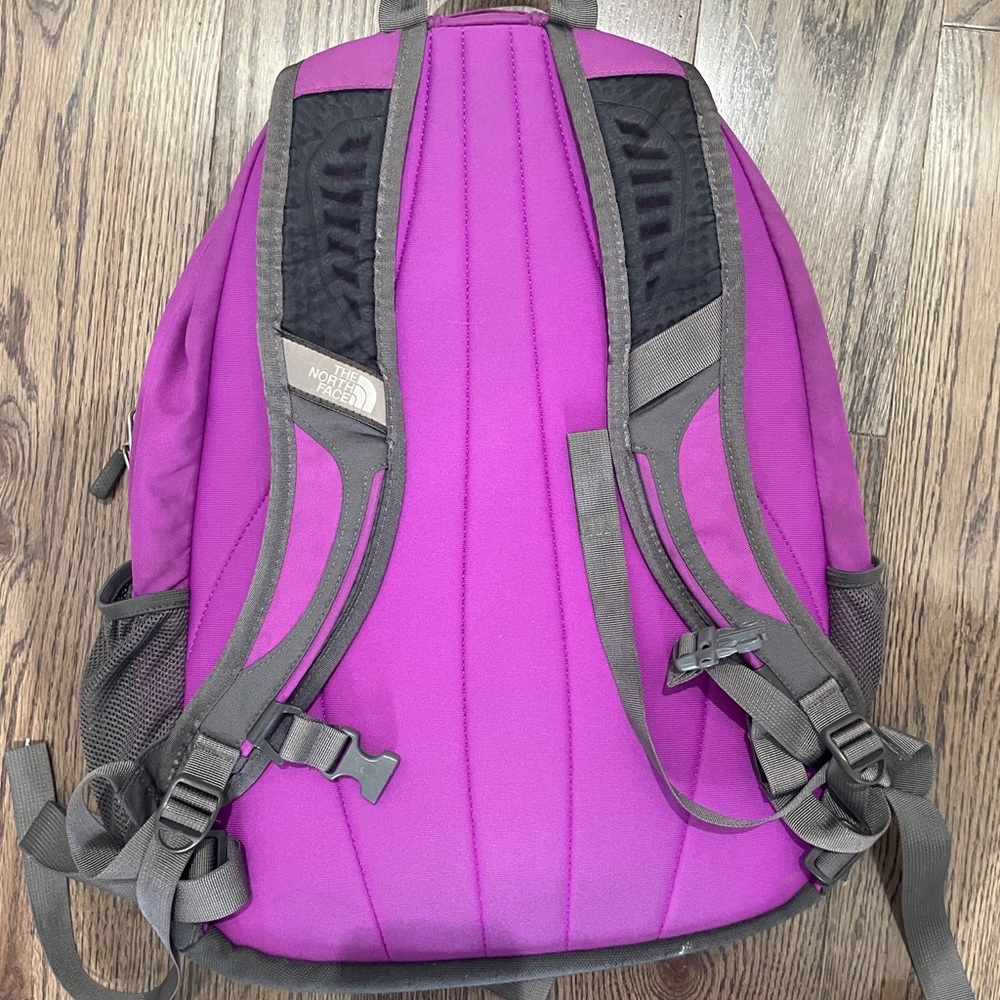 North face backpack - good condition - Picture 3 of 5